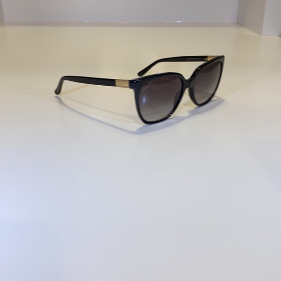Gucci Sunglasses - Picture 3 of 6